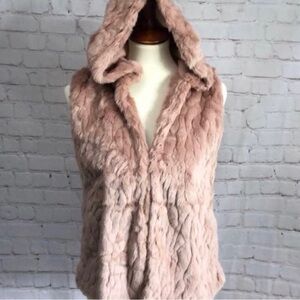 EXPRESS faux rabbit fur hooded vest jacket w/ pockets blush pink NWOT 🎉SALE